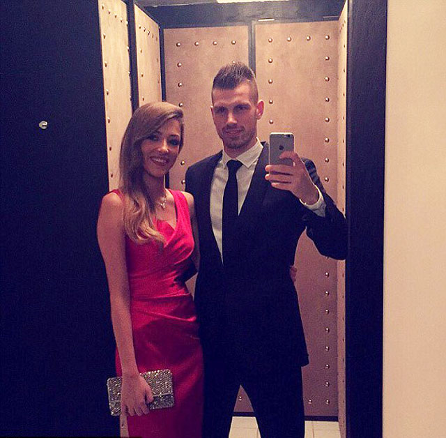 Manchester United midfielder Morgan Schneiderlin's girlfriend not afraid to  earn her own crust working in Adidas store - Mirror Online