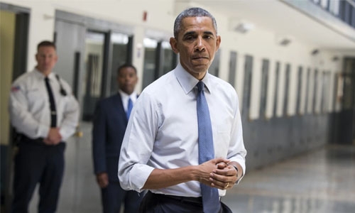 Obama bans solitary confinement for juveniles