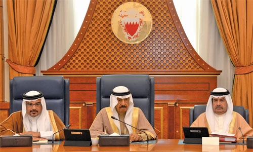 PM seeks to upgrade Bahrain's medical and health sector 