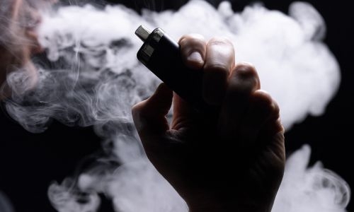 Bahrain witness rise in adults vaping inside cars with kids present