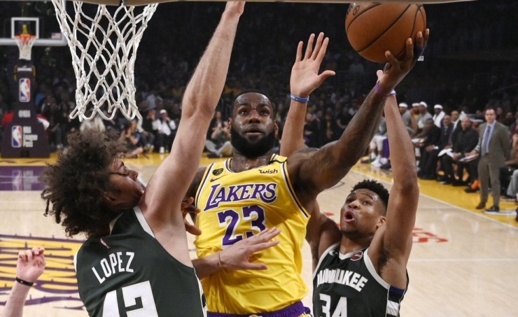 LeBrilliant: James’ 37 points lead Lakers past Bucks 113-103