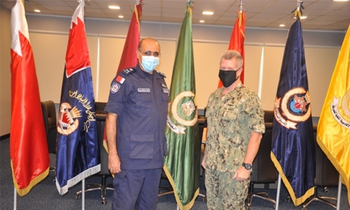 Coast Guard Commander receives US 5th Fleet Commander