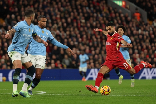 Liverpool extend lead with 2-0 win; Amorim earns first Premier League victory with United