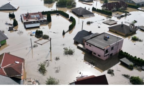 Central European floods leave trail of devastation; new areas to evacuate