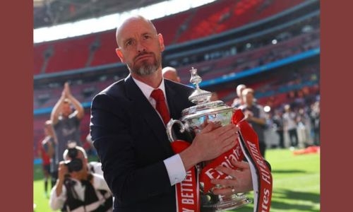 Manchester United extend Ten Hag's contract to 2026