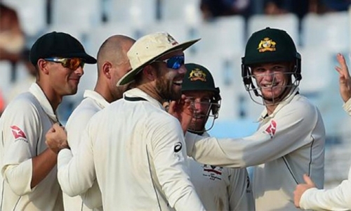 Australian team bus hit by stone in Bangladesh