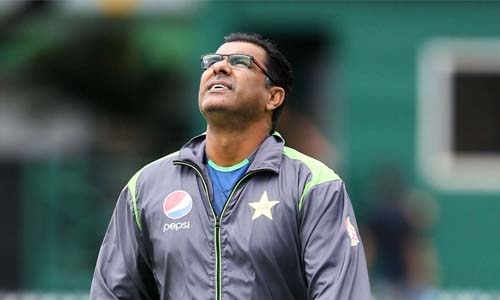 Pakistan coach Waqar Younis apologises, offers to quit