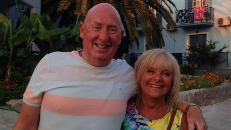 Thomas Cook removes Egypt hotel guests after couple dies