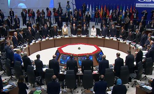 G20 leaders hold minute of silence for victims of attacks