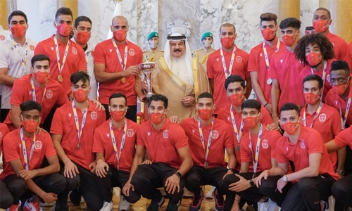 HM King hails victorious Muharraq Club football team