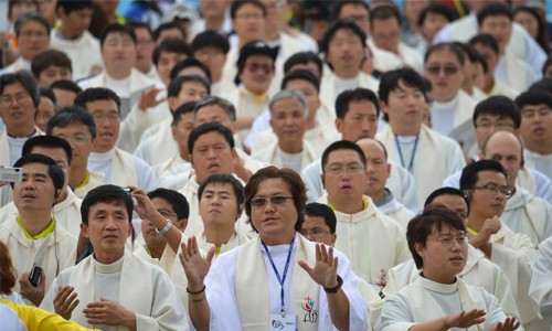 S. Korea converts monks and priests to taxpayers