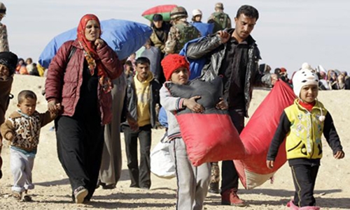 Canada considers housing Syrian refugees at military bases