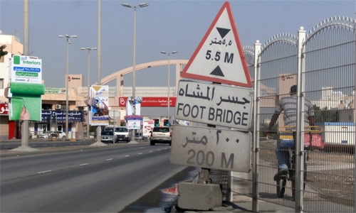 Delay in bridge opening affect Bahrain pedestrians