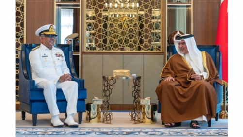 HRH the Crown Prince, Deputy Supreme Commander of the Armed Forces, and Prime Minister meets with the Chief of the Naval Staff of the Pakistan Navy