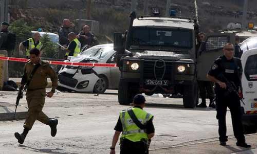 Knife, car attacks in West Bank wound 6, attackers shot