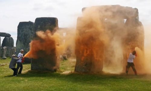 Stonehenge monument sprayed orange in UK climate protest