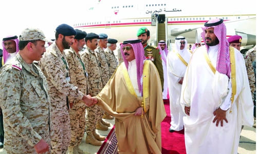Bahrain King gets warm welcome in Saudi Arabia
