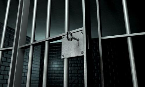 Woman gets jail in drug peddling case
