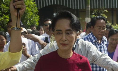 Suu Kyi's day of destiny arrives as Myanmar votes