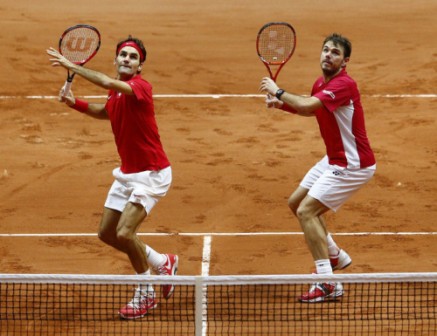 Majestic Federer to face Wawrinka in US Open semis