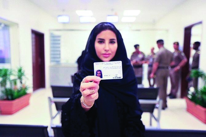 First batch of women receives driving licences in Saudi 