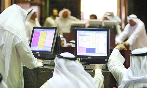 Gulf markets sluggish, Saudi edges down