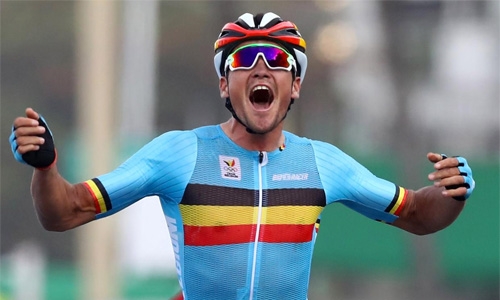 Van Avermaet upstages big guns to take gold