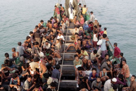 Malaysia, Indonesia to accept migrant boats finally