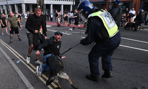 Thousands of riot police on standby as UK braces for more riots