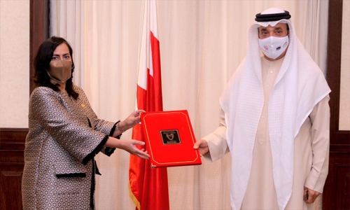Bahrain Labour Ministry and NHRA sign MoU