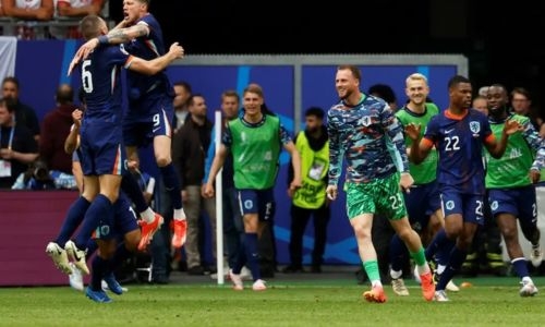 Weghorst snatches winner for Netherlands against Poland