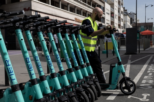 Parisians bid farewell to rentable electric scooters as prohibition takes effect