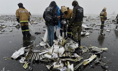 Investigators probe Russia plane crash that killed 62