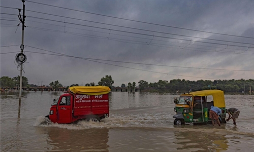 Rains kill another 42 people in India
