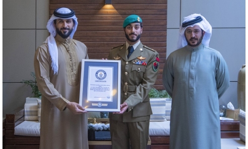 HH Shaikh Nasser receives Guinness World Records certificate on Bahraini Royal Guard’s sports achievement