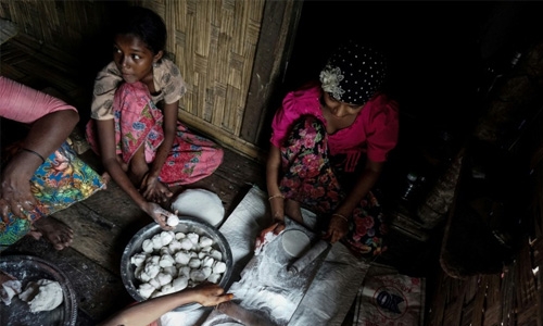 Food aid suspended as Myanmar state sinks deeper into violence