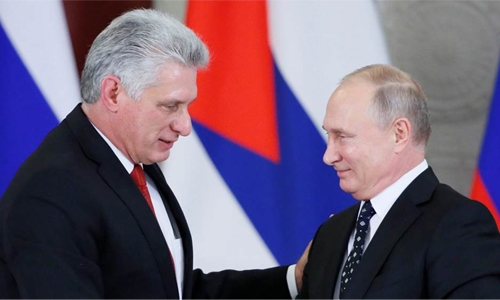 Putin meets Cuban leader