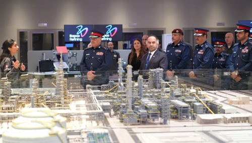 The Chief of Public Security visits the Bapco Refining Company