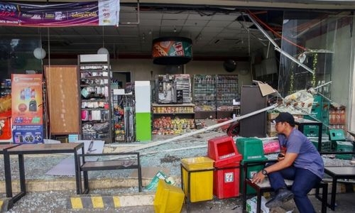 Residents afraid to return home as aftershocks pound Philippines