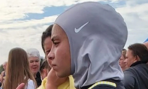 Runner disqualified for wearing hijab