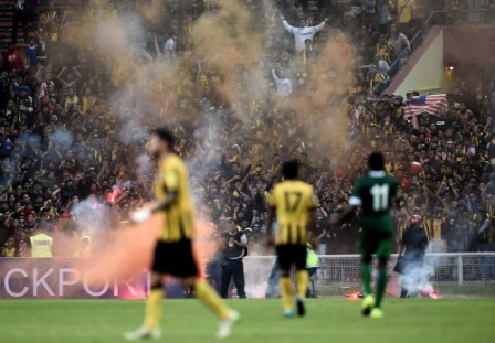 Angry fans wreck Saudi-Malaysia World Cup qualifier