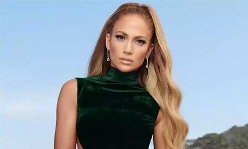 Jennifer Lopez’s Hollywood star defaced