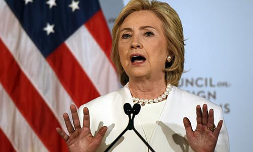 Clinton backs sweeping US-led global fight against IS