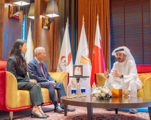 HH Shaikh Khalid meets International Olympic Committee delegation 
