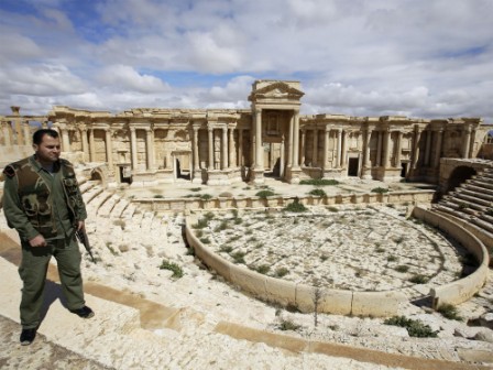 IS enters Syria's Palmyra, threatening ancient site