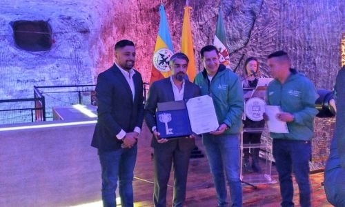 BRAVE CF president receives keys to Colombian city during successful Pan-American Combat Week