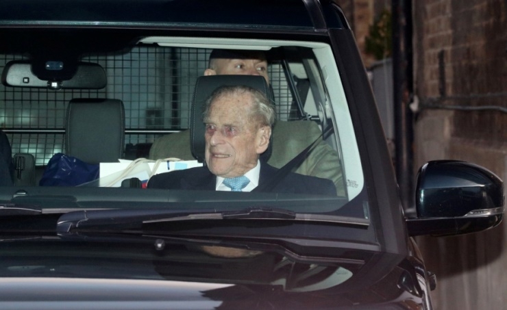 Prince Philip leaves London hospital