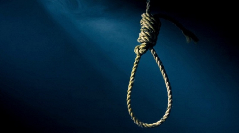 Breaking News: Woman commits suicide at her residence 