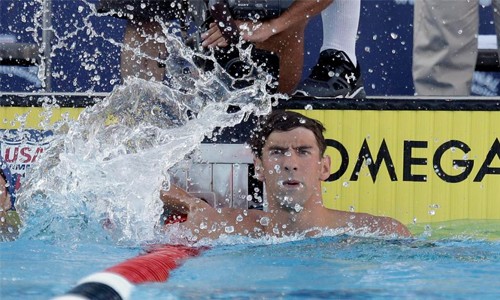 Phelps wins 200 medley at Swim Nationals