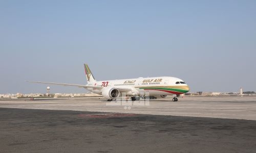 Gulf Air safely evacuates flight GF215 at Kuwait International Airport
